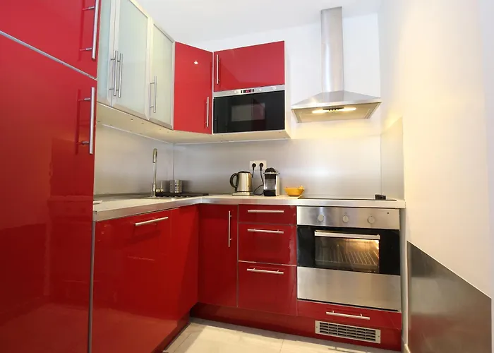 T3 Appartement HYPERCENTRE PROCHE COMMERCE- PARKING - 2 Chambres Wifi Gratuit
