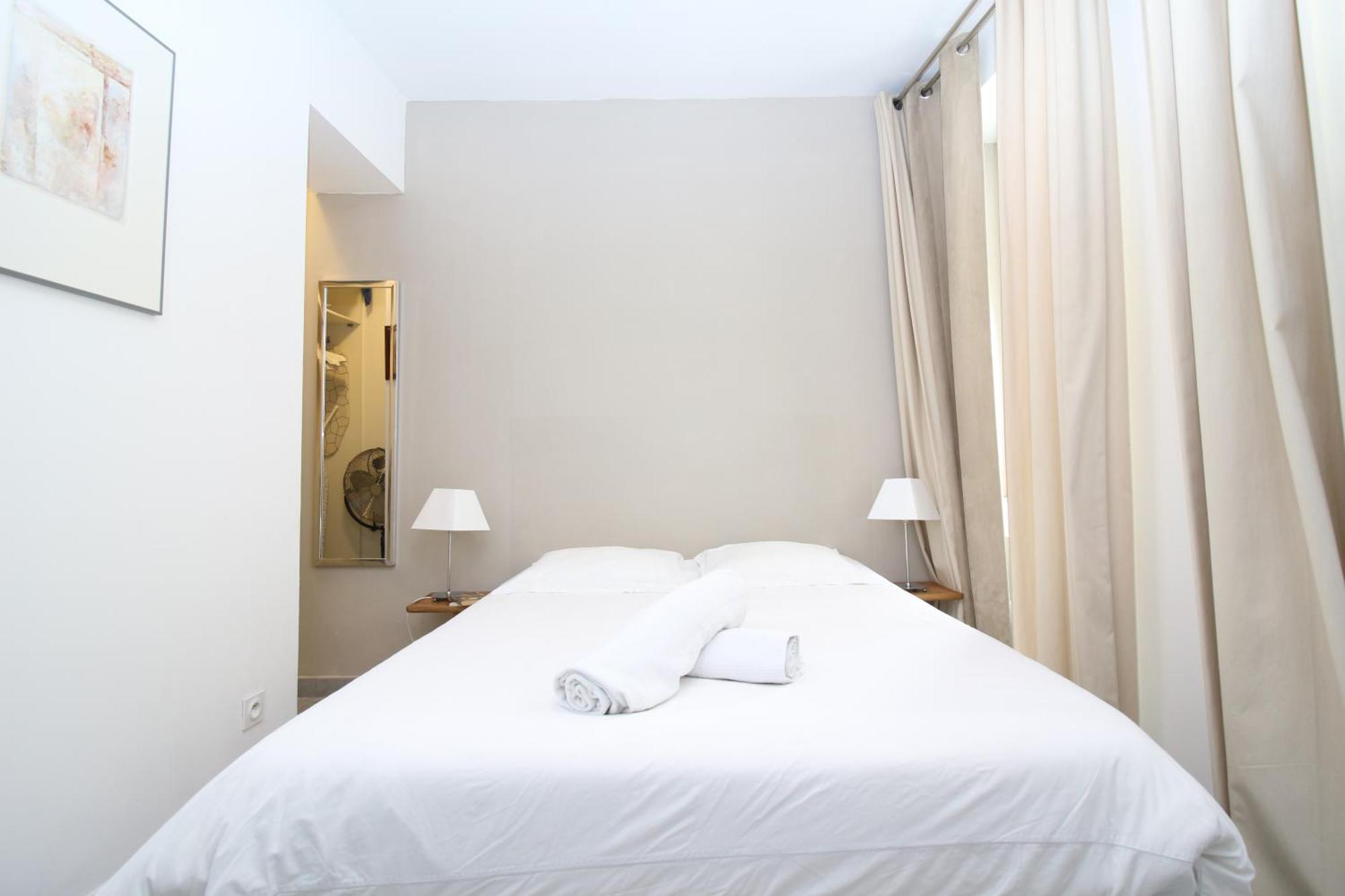 T3 Hypercentre Proche Commerce- Parking - 2 Wifi Gratuit * Avignon